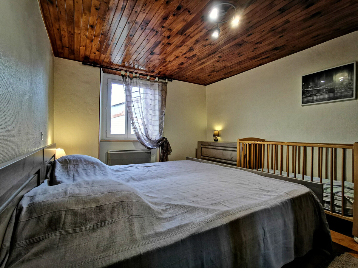 Gîte 8 personnes avec cour privée à Mazerat-Aurouze - Photo 5