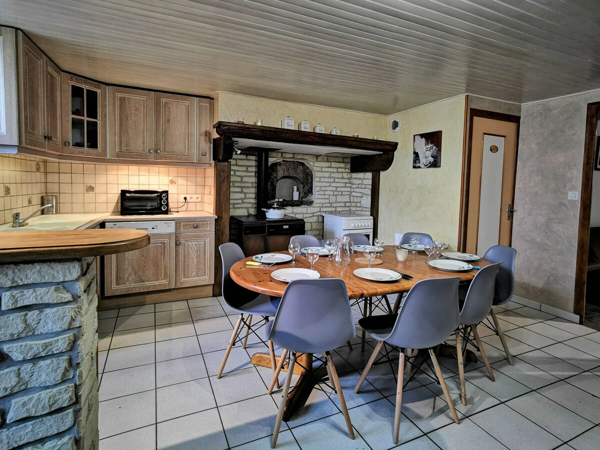 Gîte 8 personnes avec cour privée à Mazerat-Aurouze - Photo 8