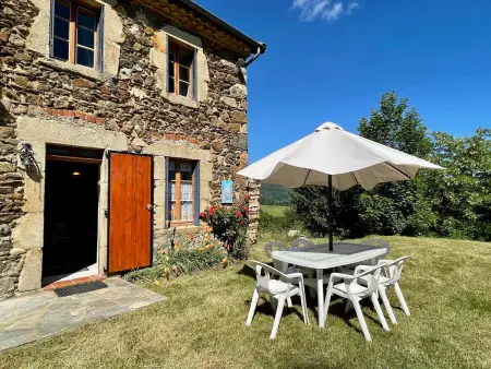 Gîte 4 chambres Saint-Vert, 2000 m² avec vue collines : photo 2
