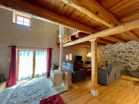 Gîte 4 chambres Saint-Vert, 2000 m² avec vue collines : photo 21