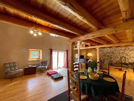 Gîte 4 chambres Saint-Vert, 2000 m² avec vue collines : photo 22