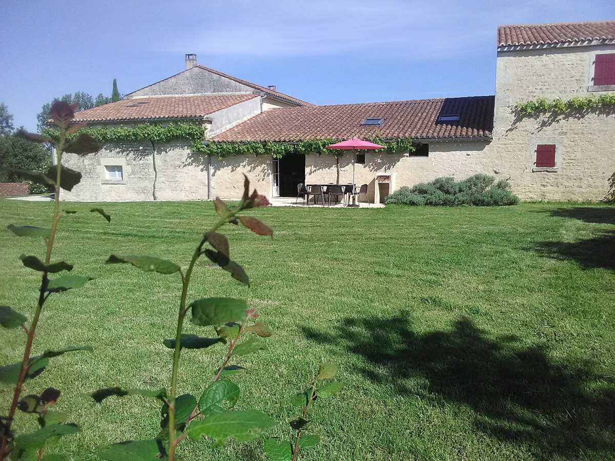Gîte 18e siècle rénové, piscine couloir de nage, 6 pers. - Photo 1