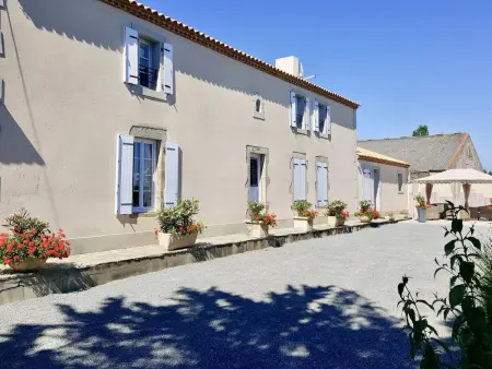 Gîte ferme rénovée 8 pers. – Jardin, pêche privée, trampoline : photo 7