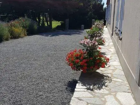 Gîte ferme rénovée 8 pers. – Jardin, pêche privée, trampoline : photo 9