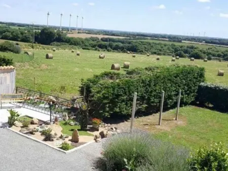 Gîte ferme rénovée 8 pers. – Jardin, pêche privée, trampoline : photo 13