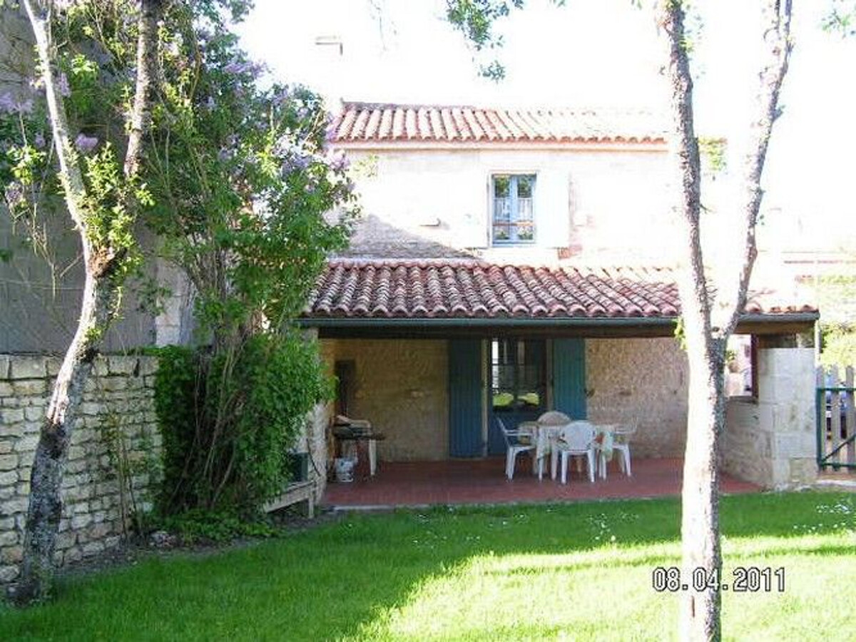 Gîte en maison ancienne avec barque et VTT au Marais Poitevin - Photo 1