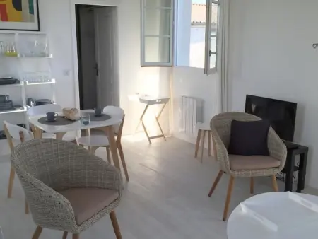 Location gite à Talmont Saint Hilaire, Gîte en plein bourg avec terrasse ensoleillée, vélos à disposition et parking – proche thalasso et plages