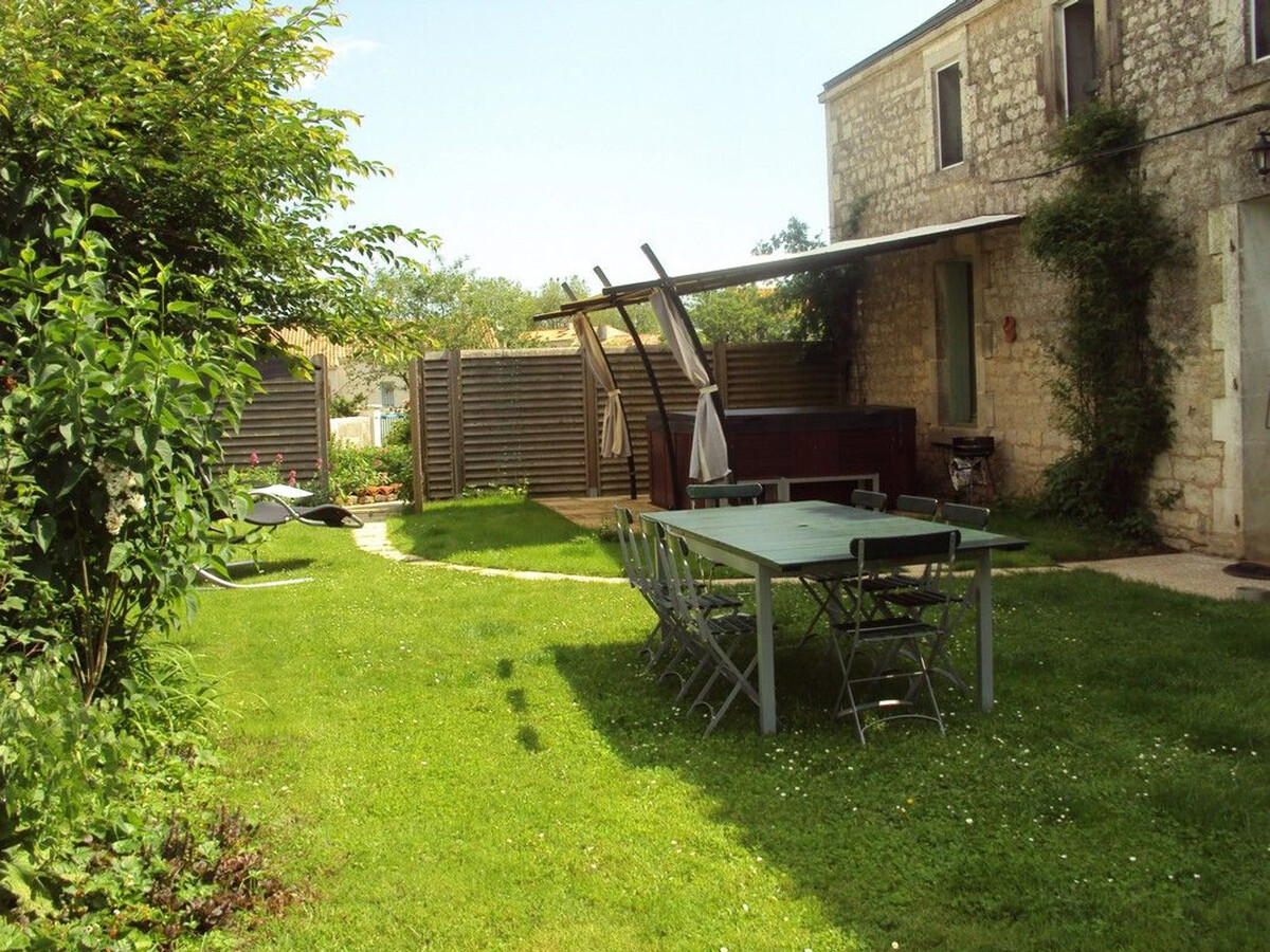 Gîte 8 personnes avec jardin clos, spa et équipements bébé - Photo 7