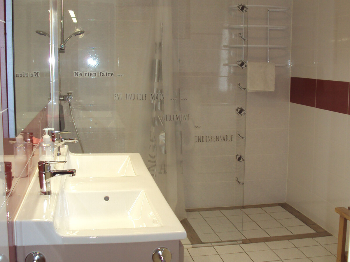 Gîte 8 personnes avec jardin clos, spa et équipements bébé - Photo 9