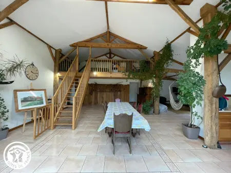 Grange rénovée 4 ch, piscine 5,5m et jardin 2000 m² : photo 2