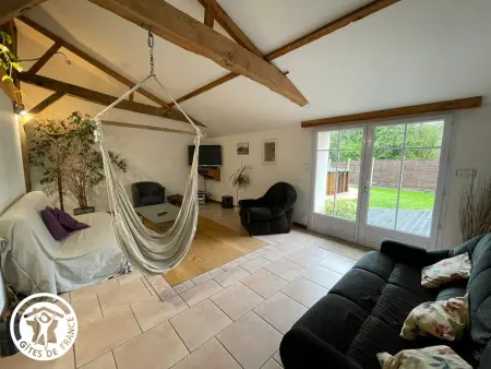 Grange rénovée 4 ch, piscine 5,5m et jardin 2000 m² : photo 4