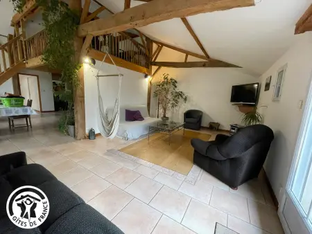 Grange rénovée 4 ch, piscine 5,5m et jardin 2000 m² : photo 12