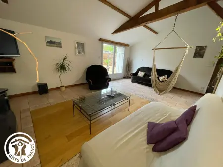 Grange rénovée 4 ch, piscine 5,5m et jardin 2000 m² : photo 13