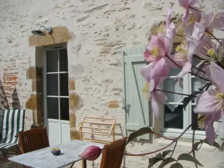 Gîte 3 personnes dans ancienne école, terrasse et vélos - Photo 12