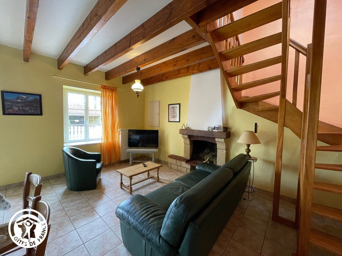 Gîte rénové 6 pers., piscine chauffée et jardin clos - Photo 3