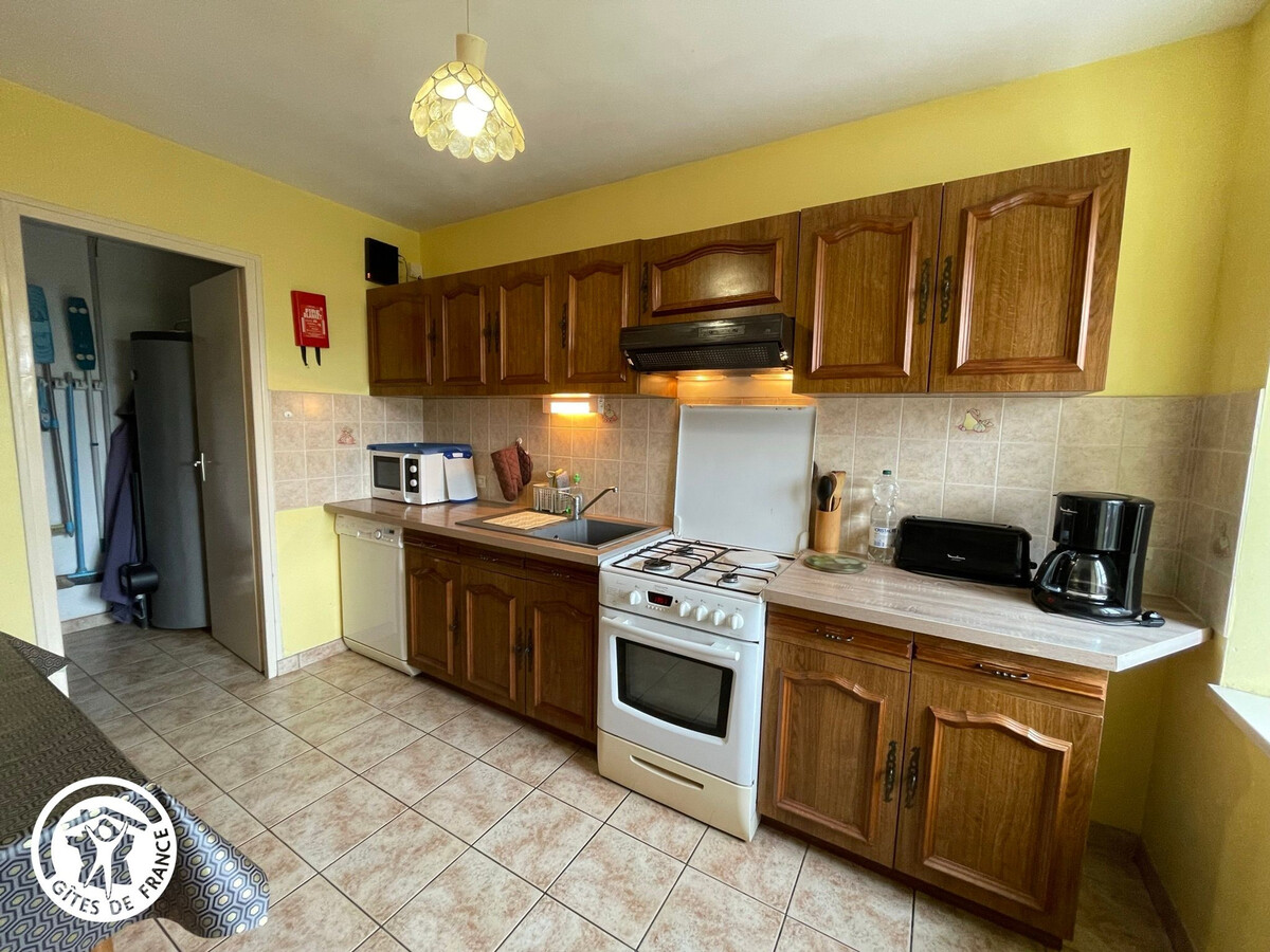 Gîte rénové 6 pers., piscine chauffée et jardin clos - Photo 4