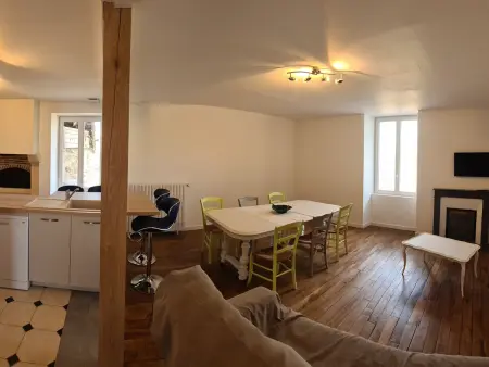 Gîte 8 pers. Crevant, jardin clos 1000m² et terrain de boule : photo 6