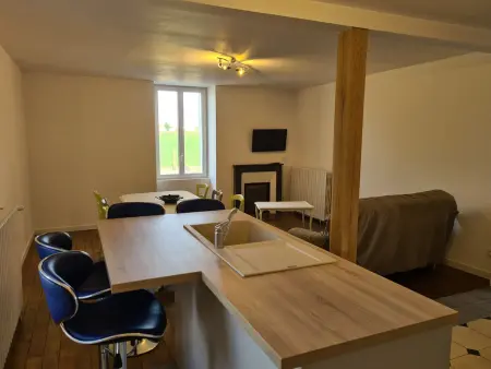 Gîte 8 pers. Crevant, jardin clos 1000m² et terrain de boule : photo 10
