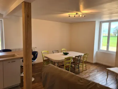 Gîte 8 pers. Crevant, jardin clos 1000m² et terrain de boule : photo 11