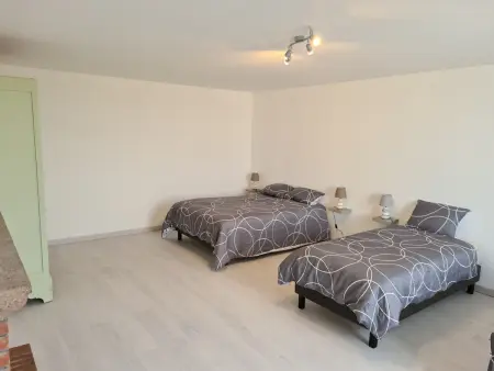 Gîte 8 pers. Crevant, jardin clos 1000m² et terrain de boule : photo 16