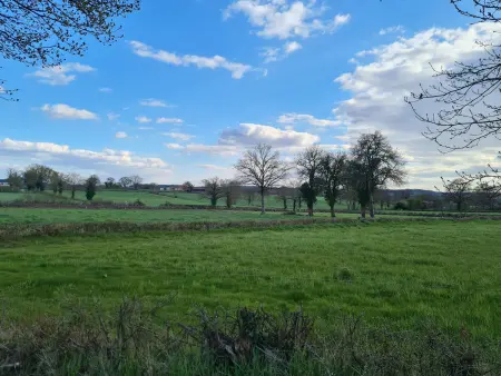 Gîte 8 pers. Crevant, jardin clos 1000m² et terrain de boule : photo 18