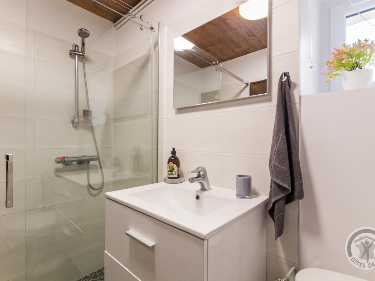 Gîte 6 personnes à Roncey avec jardin clos et jeux - Photo 10