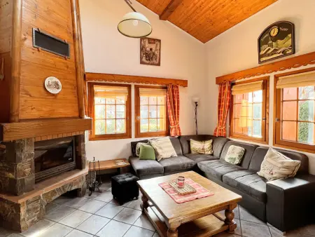 Location chalet à Samoëns, Chalet au centre de Samoëns avec jardin et cheminée