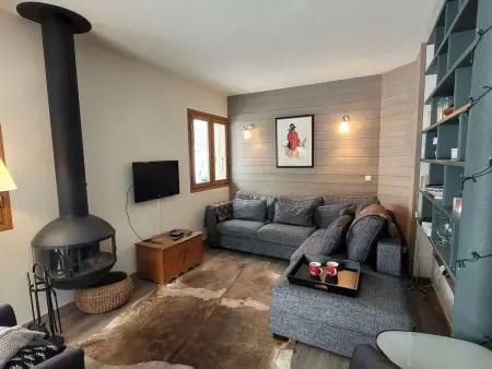 Location chalet à Les Gets, Chalet lumineux proche lac, 80m des pistes, calme familial