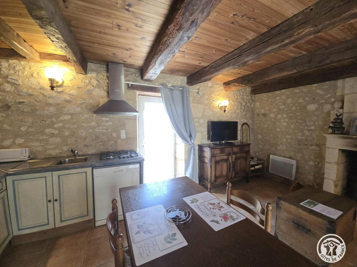 Gîte 2 pers. avec piscine au sel et étang privé à Naussannes - Photo 6