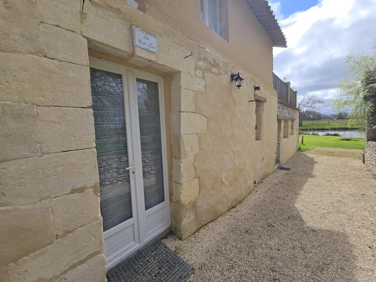Gîte 2 pers. avec piscine au sel et étang privé à Naussannes - Photo 11