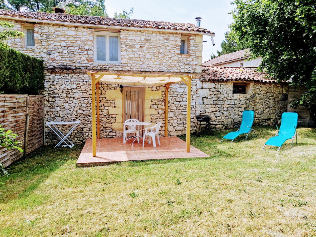 Gîte 2 pers. avec piscine au sel et étang privé à Naussannes - Photo 18