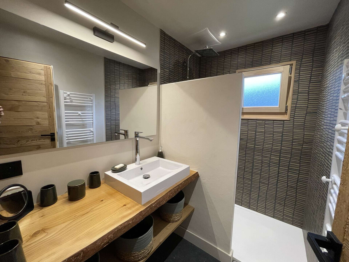 Chalet contemporain 8 pers, vue montagne, à 500m du village - Photo 11