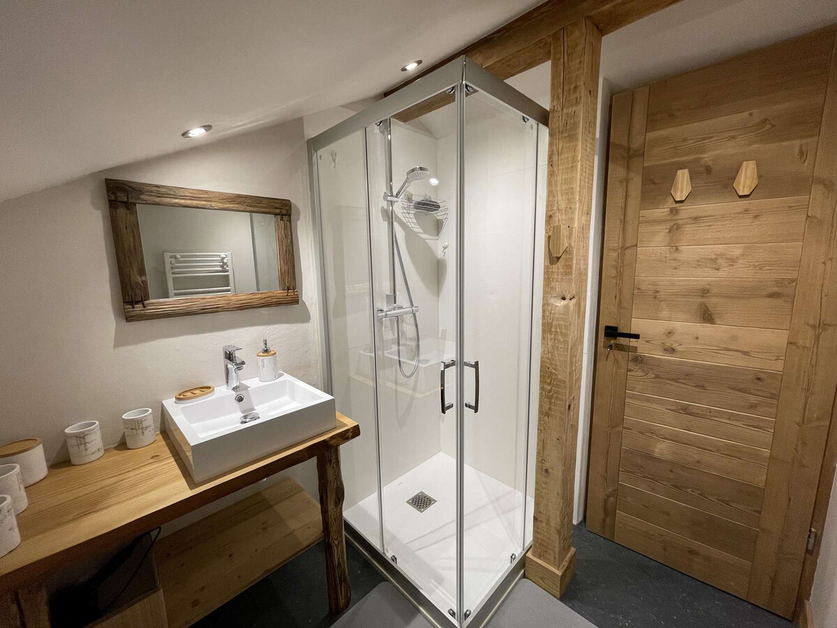 Chalet contemporain 8 pers, vue montagne, à 500m du village - Photo 12