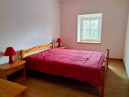 Gîte rénové vue forêts à Saint-Étienne-Lardeyrol : photo 8