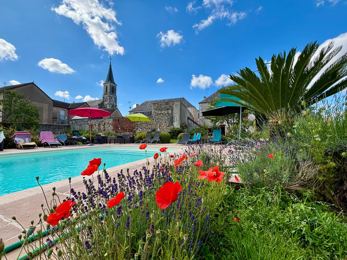 Deux gîtes rénovés avec piscine à Migné - Photo 1