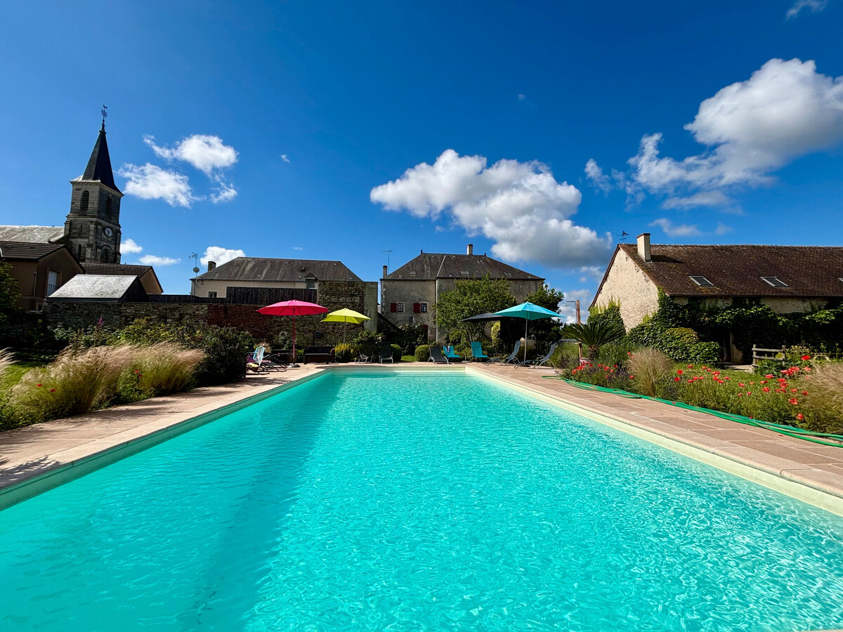 Deux gîtes rénovés avec piscine à Migné - Photo 9