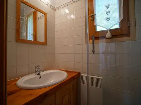 Chalet cosy avec mezzanine, poêle à bois, wifi et parking - Méribel - Photo 8