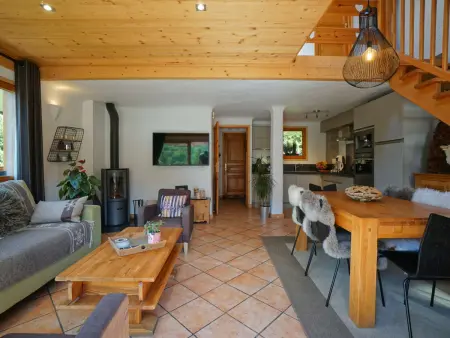 Chalet cosy avec mezzanine, poêle à bois, wifi et parking - Méribel - Photo 10