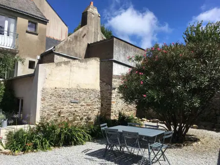 Maison 3 chambres avec cour 180m² au centre du Palais - Photo 9