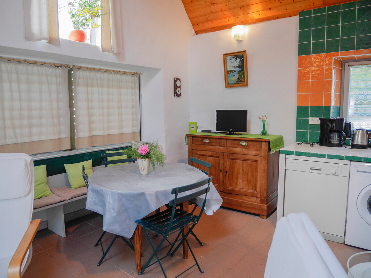 Maison de pays 43 m² à Locmaria, 800 m de la plage - Photo 2