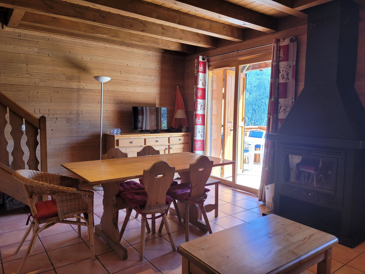 1/2 chalet 6 pers, terrasse plein sud, vue montagne - Photo 1