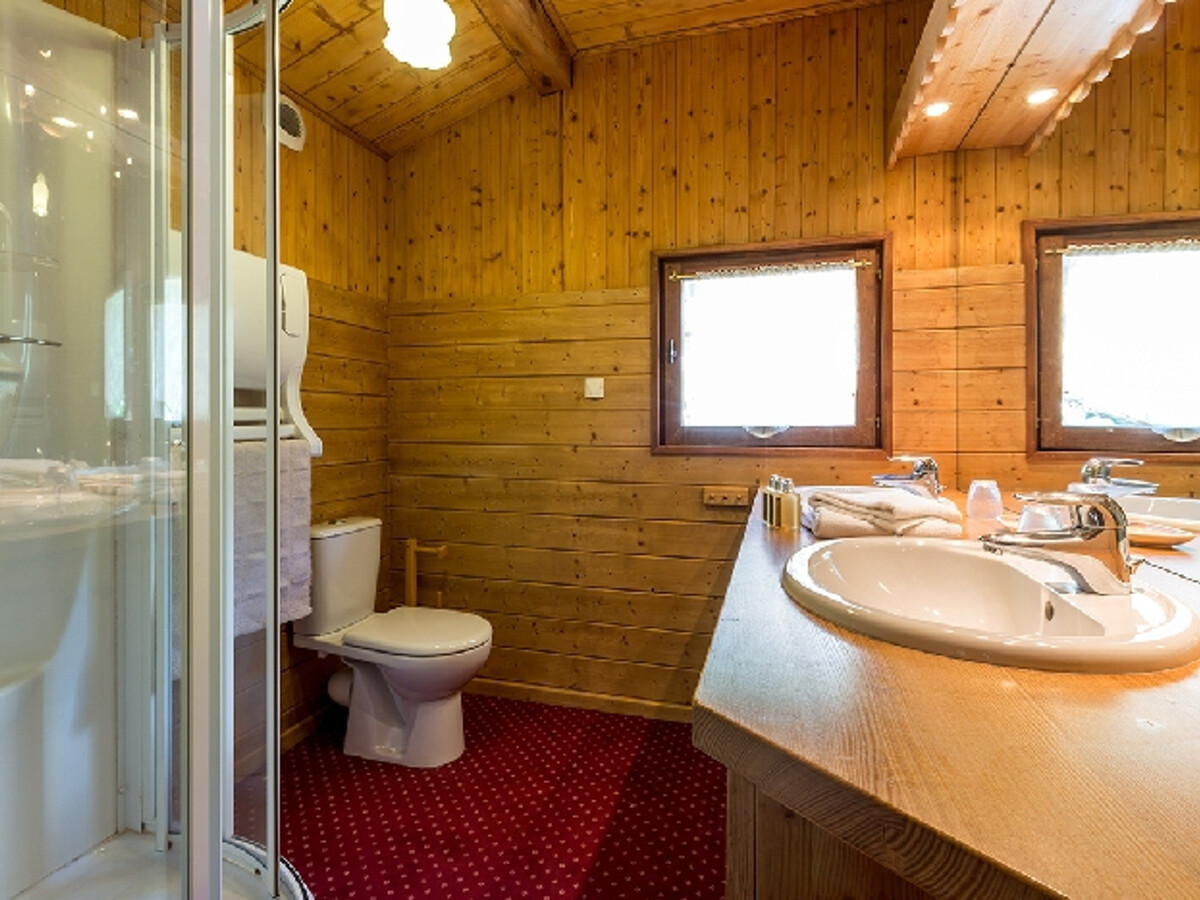 Chalet 10 pers, 5 chambres, cheminée à La Clusaz - Photo 12