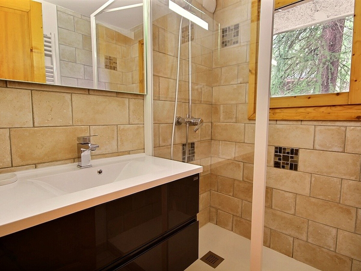 Chalet 10 pers avec jacuzzi à 15 m des pistes - Photo 11