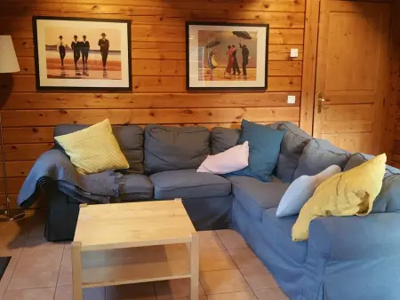 Location chalet à La Tania, Chalet rustique près des pistes avec WiFi, 7 chambres pour 14 personnes