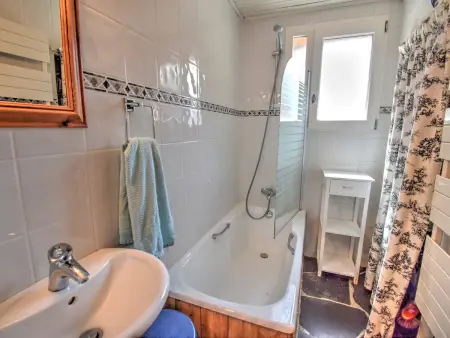Chalet rénové à Morzine avec 5 chambres, parking et WIFI - Photo 11