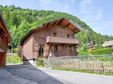 Chalet rénové à Morzine avec 5 chambres, parking et WIFI - Photo 14