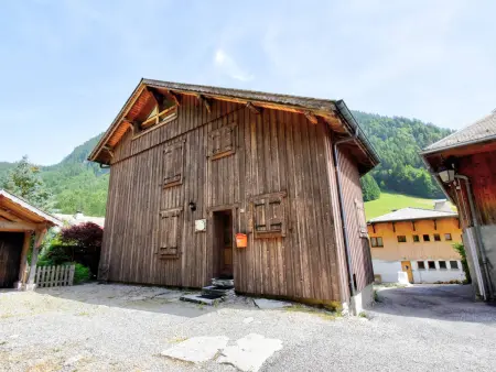 Chalet rénové à Morzine avec 5 chambres, parking et WIFI - Photo 15