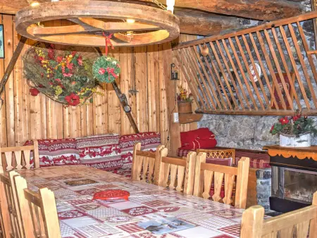 Location chalet à Morzine, Chalet Savoyard en Bordure des Pistes avec Liaison Facile vers le Centre de Morzine