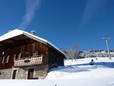 Chalet Savoyard en Bordure des Pistes avec Liaison Facile vers le Centre de Morzine - Photo 12