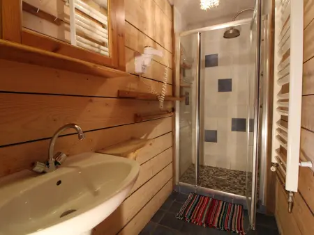 Chalet traditionnel à Tignes - 3 pièces, 6 personnes, WiFi inclus - Photo 12